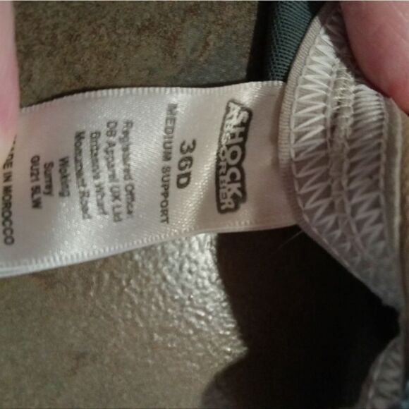 Shock Absorber Sports Bra with flattering back cut-out - Picture 3 of 4